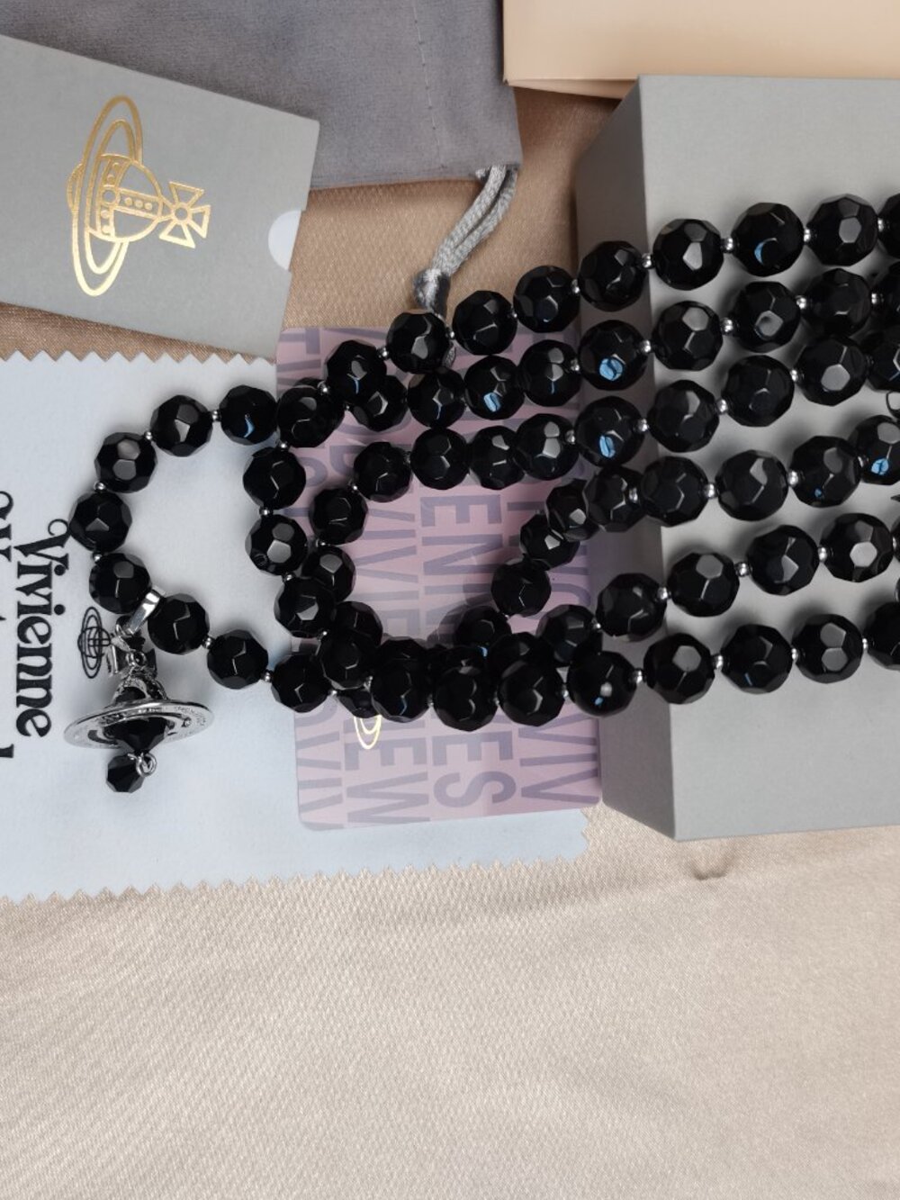 Vivienne Westwood Three Row Pearl Bas Relief Choker in Silver (Brand New) - Picture 13 of 13